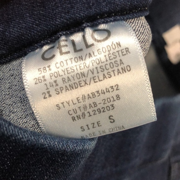 Cello Dark Wash Skinny Flare Jeans Size Small - Picture 5 of 9